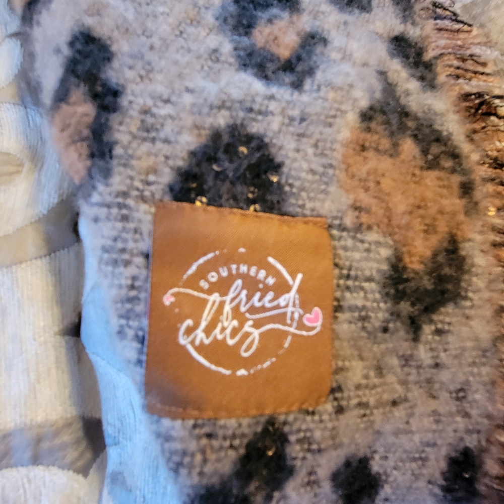Leopard Print Shawl - Picture 2 of 3